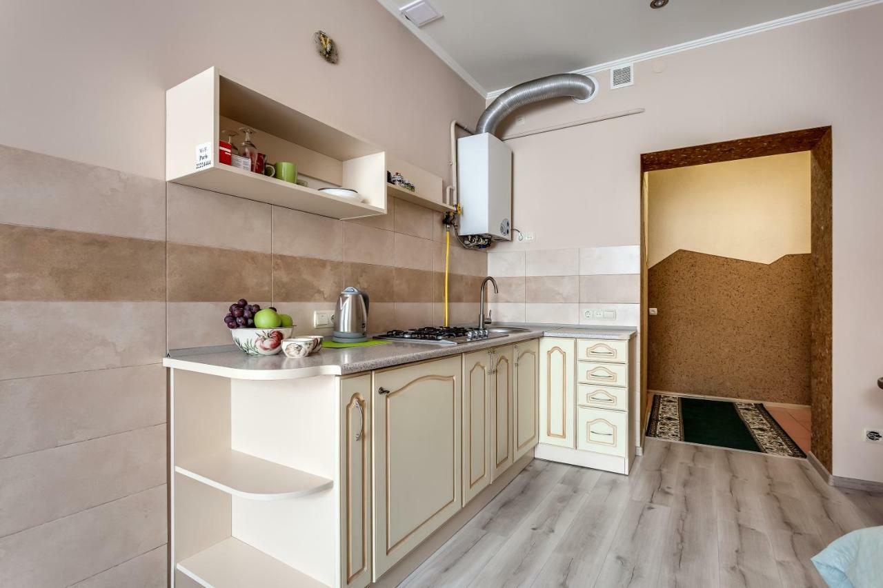 Central Apartments Rynok Λβιβ Εξωτερικό φωτογραφία